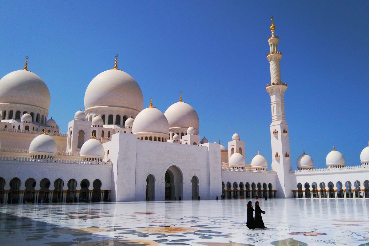 Abu Dhabi mosque receives 3.3m visitors in 2023